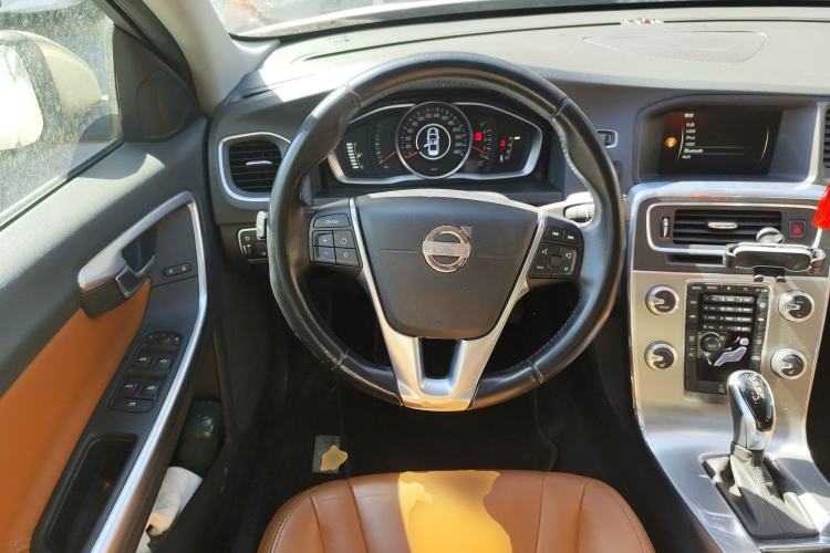 Used Volvo S60 2015 S60L 2.0T Zhiyuan Edition