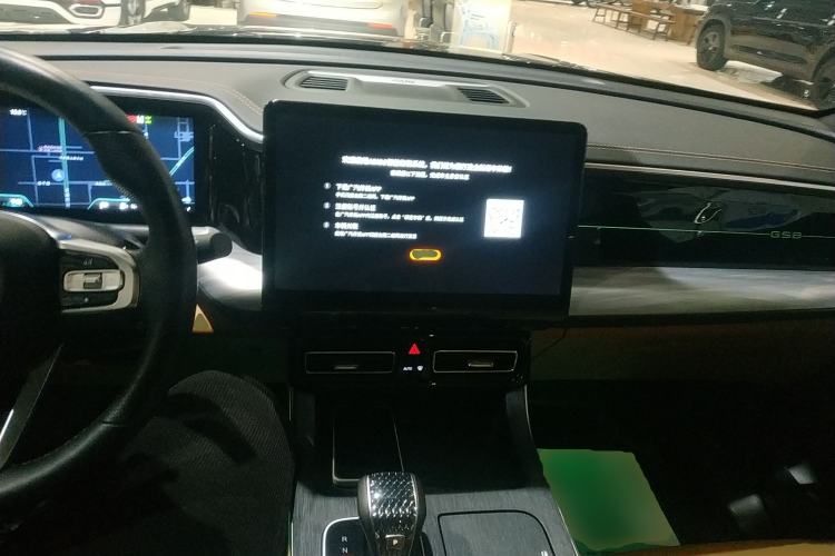 Used GAC Trumpchi GS8 2024 Linghang Series 2.0 TGDI Four-Wheel Drive Luxury Smart Connectivity Version Interior 2