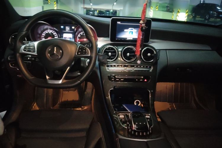 Used Mercedes-Benz C-Class 2017 Restyled C 200 Sport Edition Center Console