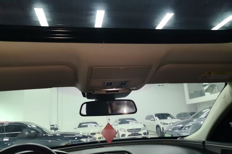 Used Jaguar XEL 2019 2.0T 200 PS Deluxe Edition Headliner