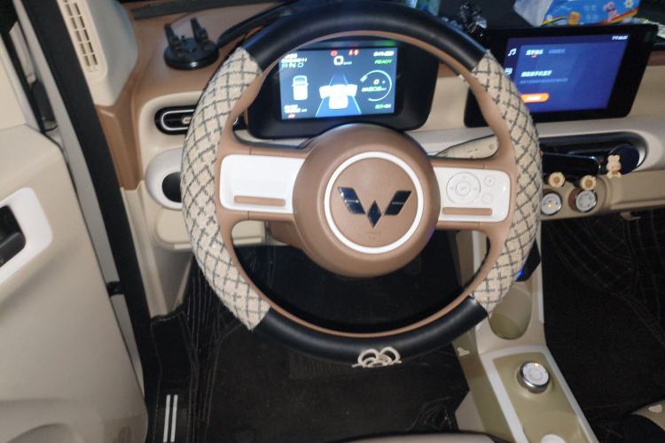 Used Wuling Hongguang MINIEV 2024 3rd Generation 215km Advanced Version
