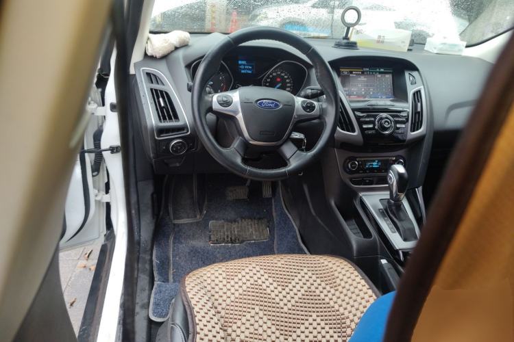 Used Ford Focus 2012 Sedan 1.6L Automatic Fashion Edition