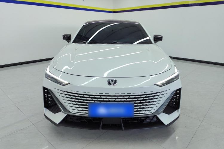 Used Changan UNI-V 2023 1.5T Prestige Model
