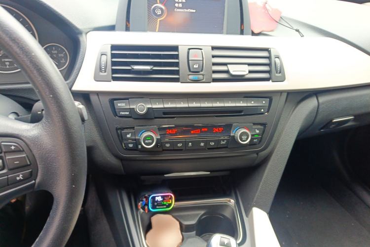 Used BMW 3 Series 2013 320i Sport Edition Audio And AC Panel