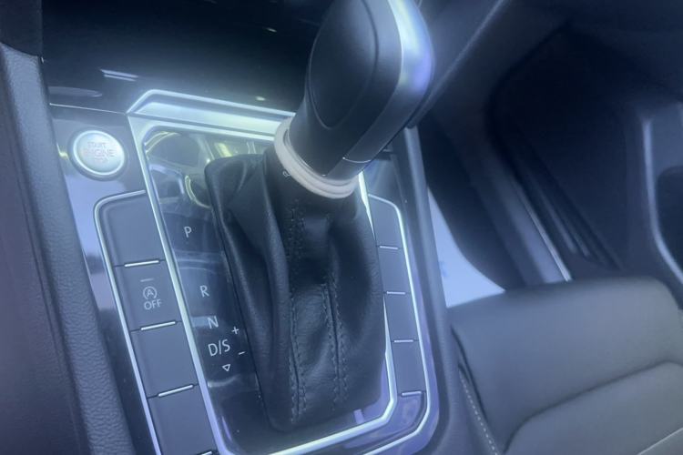 Used Volkswagen Magotan 2023 2 Million Units Limited-Edition 280TSI DSG Comfort Version Gear Lever
