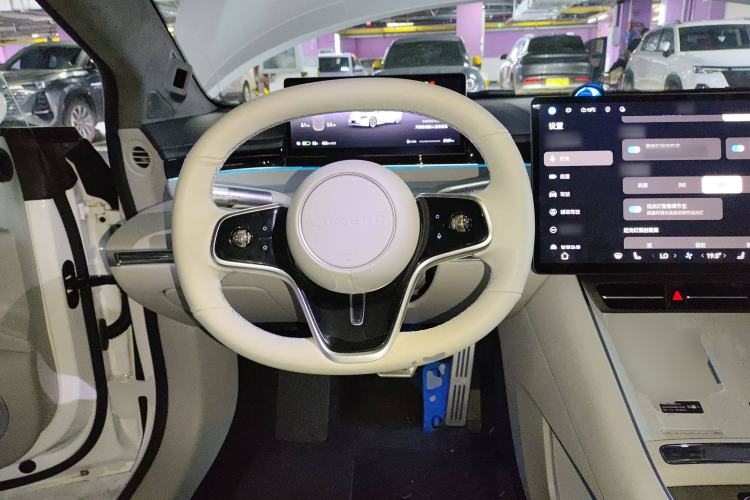 Used Hima Luxeed S7 2025 855 km Max