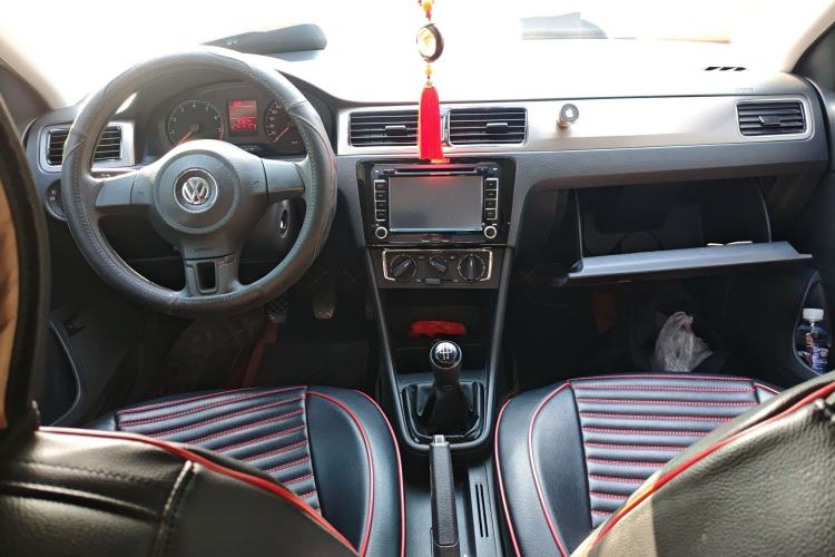 Used Volkswagen Santana 2015 1.6L Manual Comfort Edition