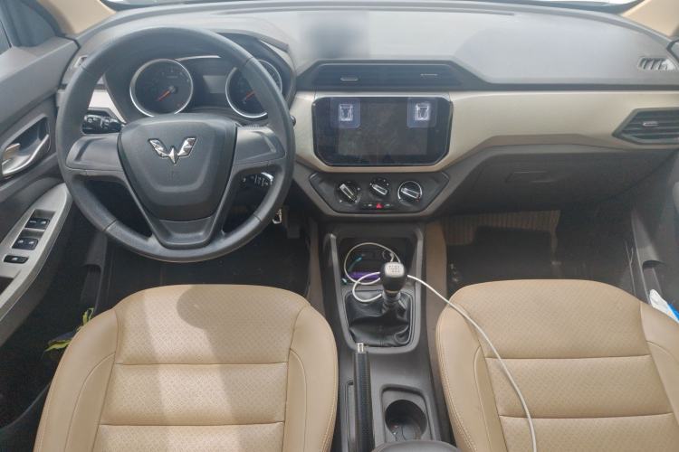 Used Wuling Hongguang 2019 1.5L S Comfort Edition China VI LAR