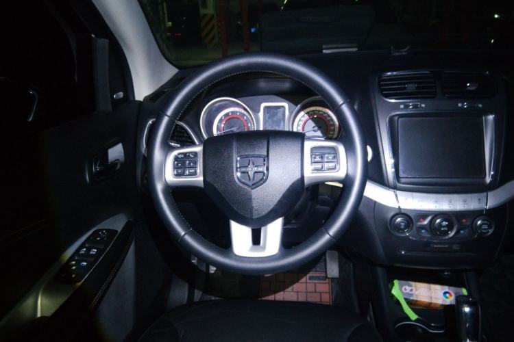 Used Dodge Journey 2013 2.4L Two-Wheel Drive Luxury Version