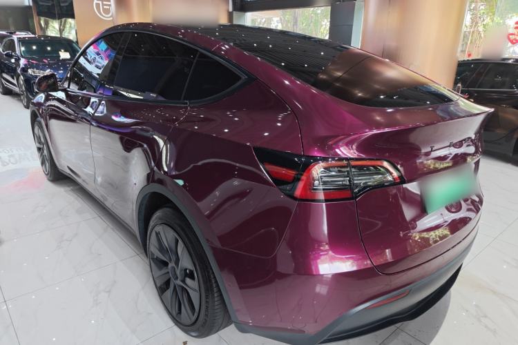 Used Tesla Model Y 2023 Long-Range All-Wheel-Drive Version