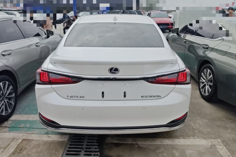 Used Lexus ES 2022 300h Excellence Edition