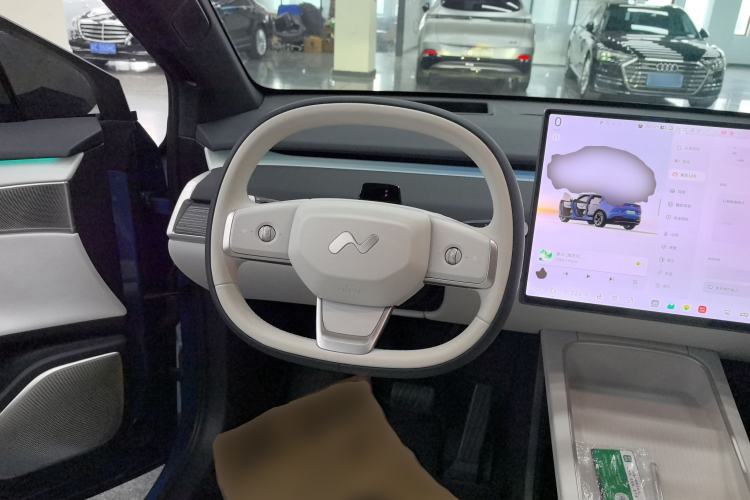 Used ONVO L60 2024 60 kWh Rear-Drive Version
