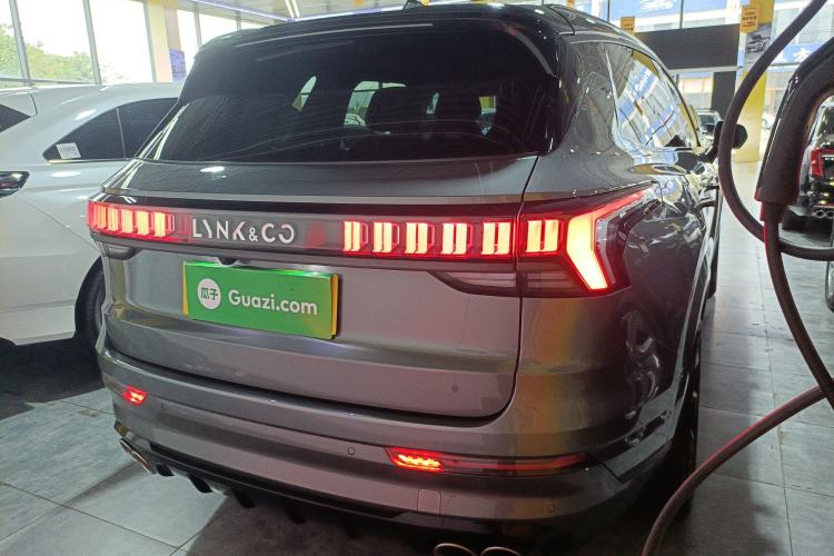 Used Lynk & Co 09 2021 2.0T Halo Six-Seater
