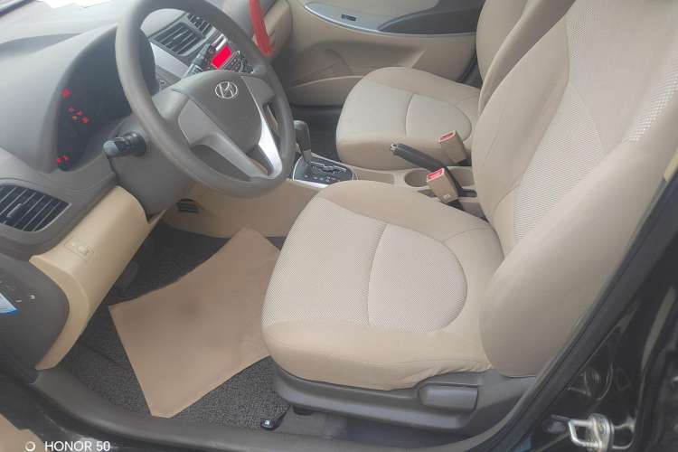 Used Hyundai Verna (older generation) 2011 Hatchback 1.4L Automatic Comfort Model GS