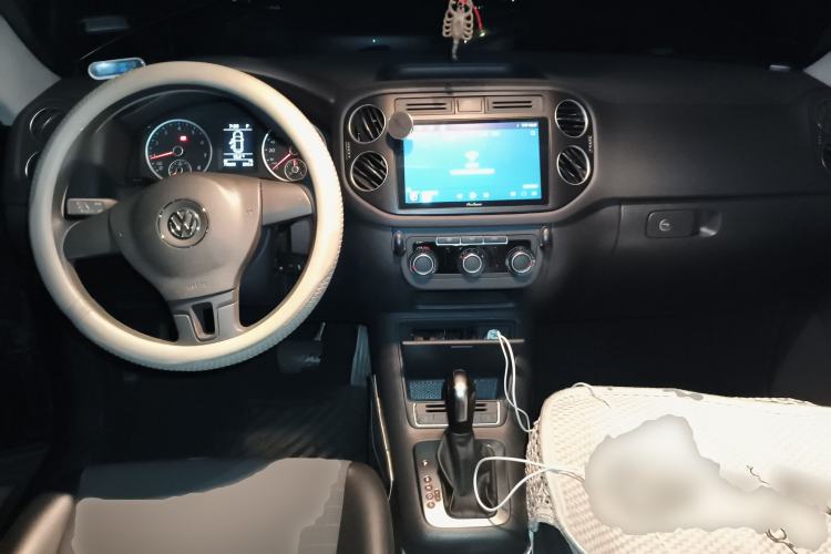 Used Volkswagen Tiguan 2015 1.8TSI Automatic Two-Wheel Drive Trend Edition Center Console