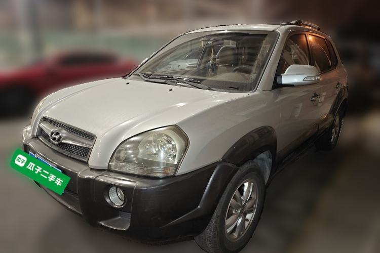 Used Hyundai Tucson 2009 2.0L Automatic Two-Wheel Drive with Sunroof