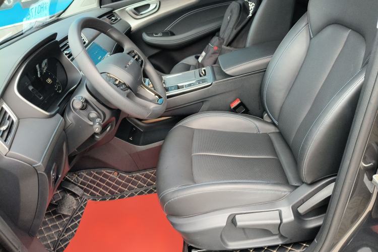 Used Roewe RX5 2023 PLUS 330TGI Automatic Trendsetting Smart Edition
