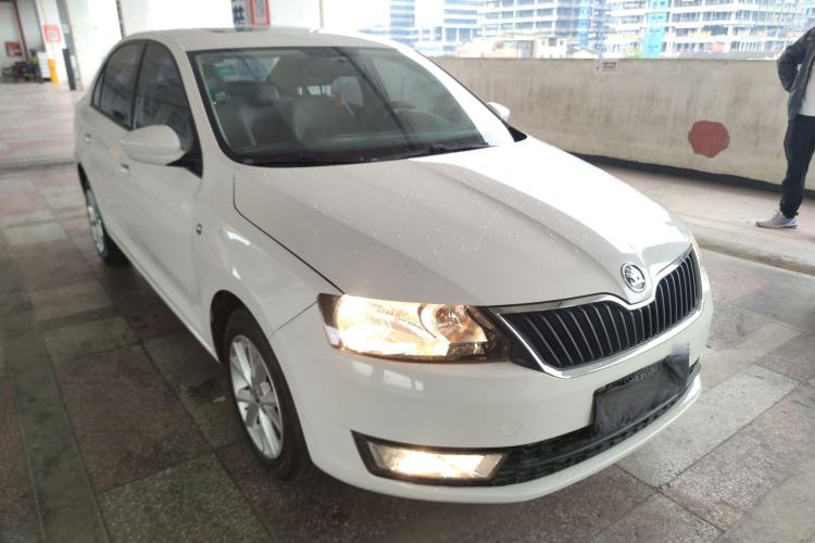 Used Skoda Rapid 2015 1.6L Manual Smart Selection Model Front Right 45 Deg