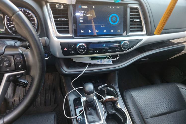 Used Toyota Highlander 2018 2.0T Four-Wheel Drive Prestige Version 7 Seats China V Emission Standard Audio And AC Panel