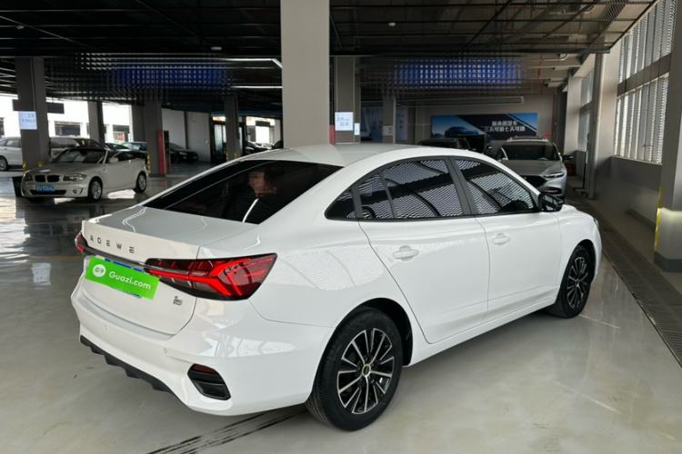 Used Roewe i5 2021 1.5L CVT Platinum Edition
