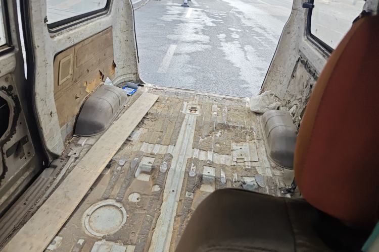 Used BAIC Weiwang 306 2011 1.3L base model 7 seats Left Rear Seat