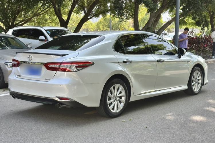 Used Toyota Camry 2021 2.0G Luxury Edition
