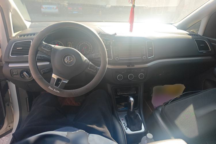 Used Volkswagen Sharan 2013 1.8TSI Standard Model Center Console