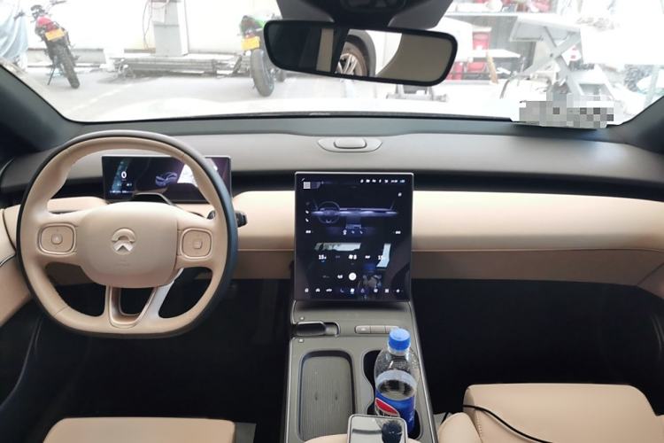 Used Nio ET5 2022 75 kWh Interior 2