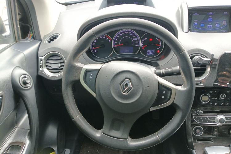 Used Renault Koleos 2013 2.5L Two-Wheel Drive Comfort Edition with Navigation
