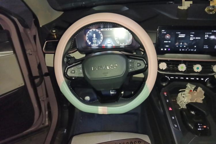 Used Lynk & Co 06 2021 1.5T Shero Pink Special Edition Steering Wheel