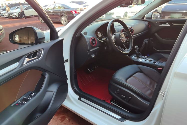 Used Audi A3 2020 Limousine 35 TFSI Style Edition China VI Emission Standard Driver Seat