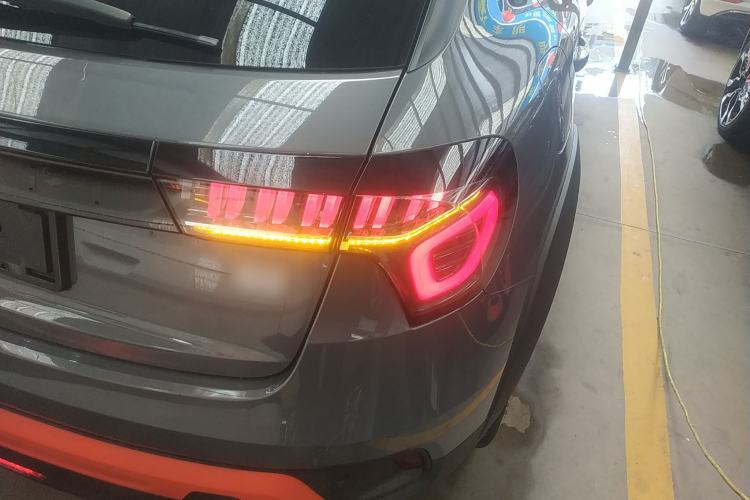 Used Lynk & Co 02 2021 2.0TD Automatic Two-Wheel Drive Zhaoshang Champion Edition Right Rear Taillight