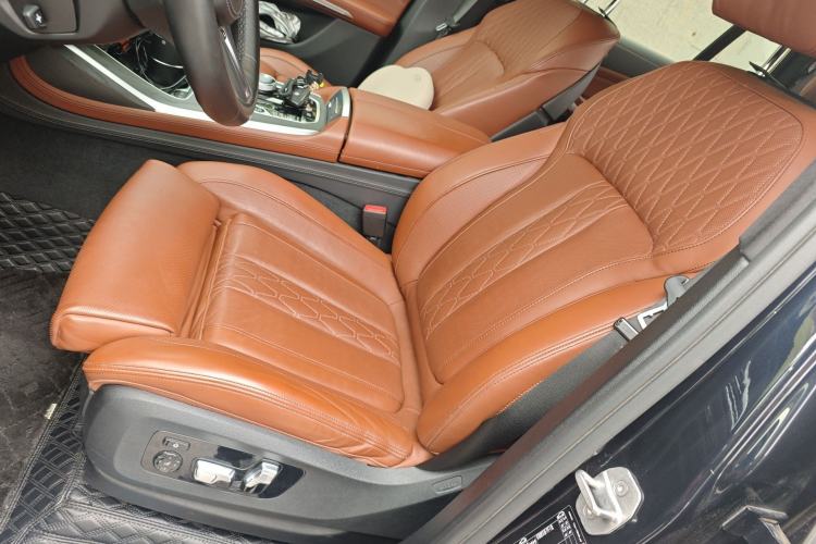 Used BMW X7 2020 xDrive40i Luxury M Sport Package
