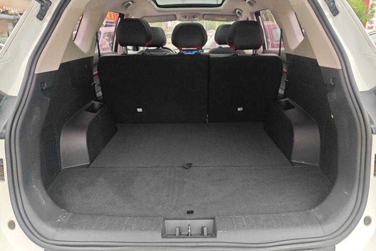 Used SOL X8 2021 300T DCT Luxury Smart Connect Edition 5 Seats
