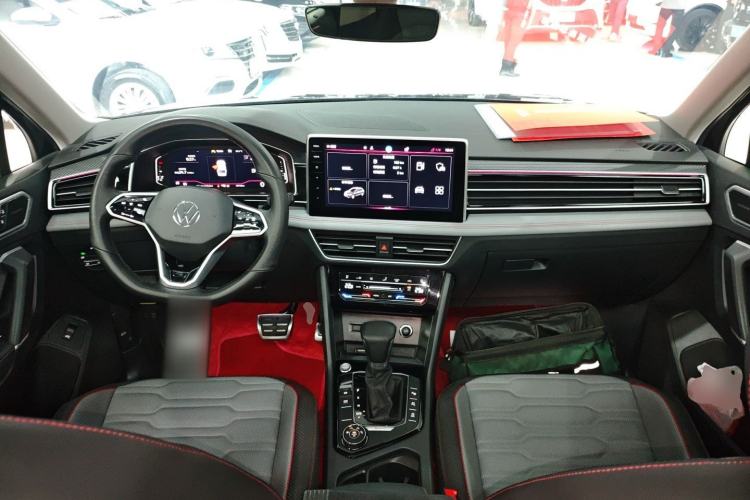 Used Volkswagen Tiguan L 2023 Facelift 380TSI Automatic All-Wheel Drive R-Line Flagship 7-Seater