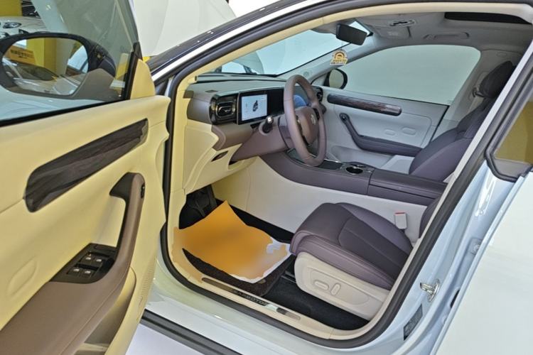 Used Leapmotor C11 2024 Range-Extended 300 Luxury Edition
