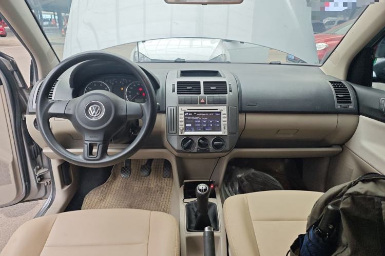 Used Volkswagen Polo 2011 Jingqu 1.6L Manual - Real Cool Edition