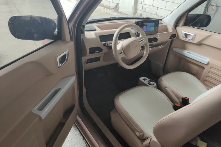 Used Geely Galaxy Panda 2023 Panda Mini 200km Endurance Bear Driver Seat