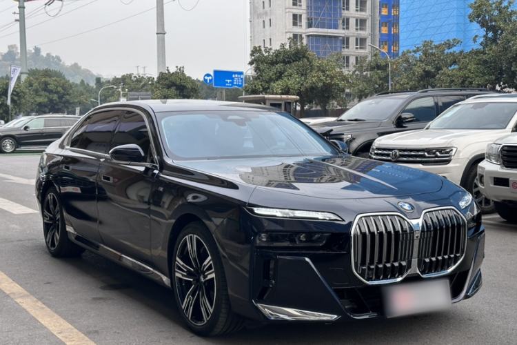 Used BMW 7 Series 2023 740Li Leading Model M Sport Package Exterior 2