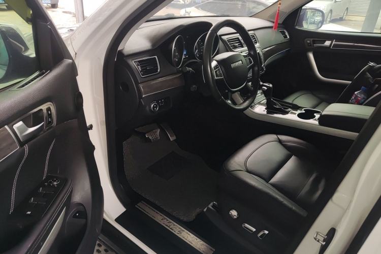 Used Haval H8 2015 2.0T Two-Wheel-Drive Standard Version
