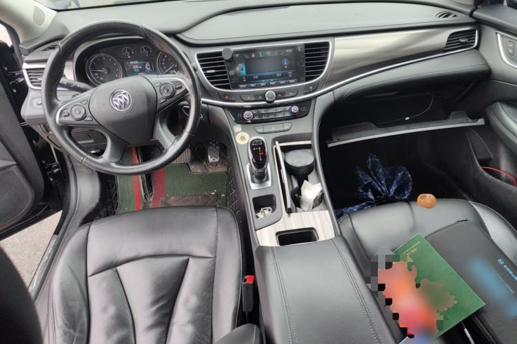 Used Buick LaCrosse 2018 20T Elite Edition Center Console