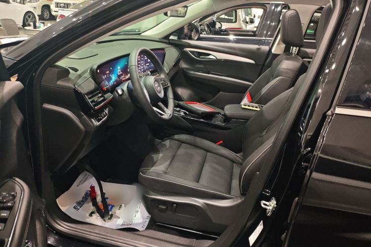 Used Buick Envision 2025 Encore Plus 28T Two-Wheel-Drive Platinum Edition
