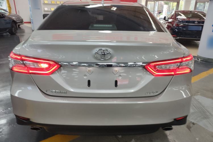 Used Toyota Camry 2021 2.0G Luxury Edition
