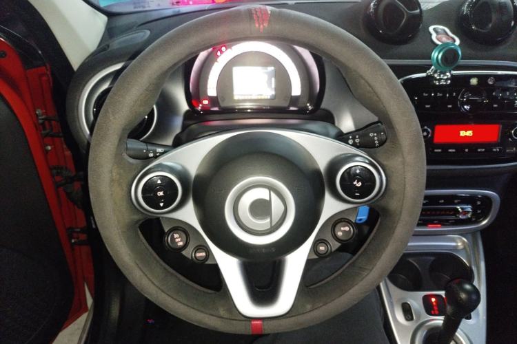 Used smart forfour 2016 1.0L 52 kW Passion Edition Steering Wheel