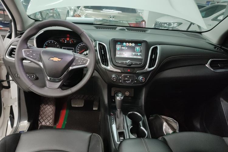 Used Chevrolet Equinox 2019 535T Automatic Chijie Edition China VI Center Console