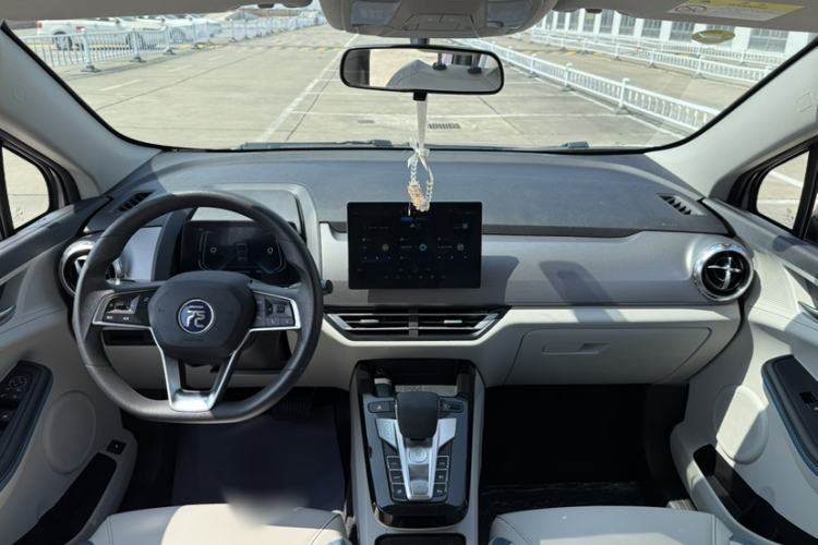 Used BYD Yuan Pro 2023 401KM Luxury Version Interior 2