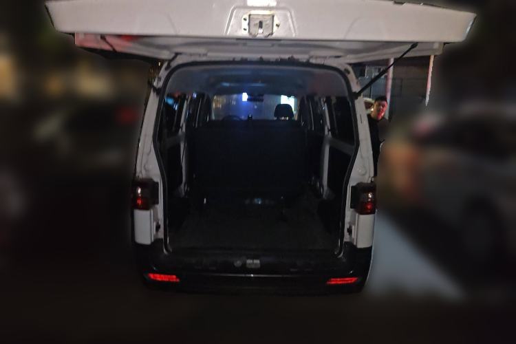 Used Jinbei Gold Hiace M Classic 2023 1.5L Travel Lion Passenger Vehicle 5/6/7 Seats
