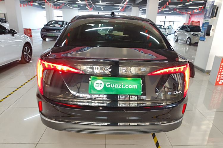 Used Hongqi E-QM5 2022 431 km Charge & Enjoy Edition