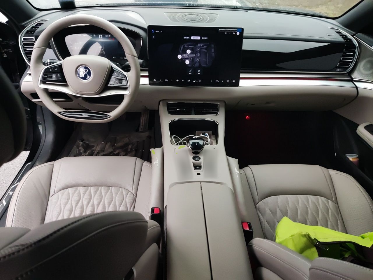 BYD Han 2024 EV Glory Edition 506KM Front-Wheel-Drive Premium Model — снимка 9