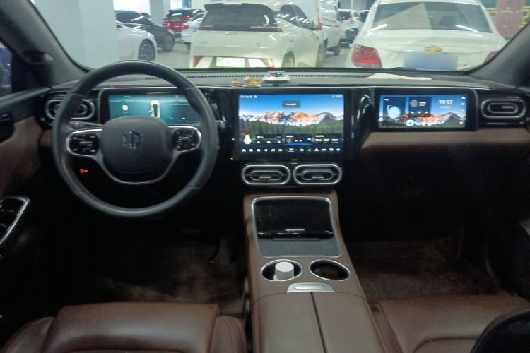 Used Leapmotor C01 2023 525 Comfort Edition Center Console